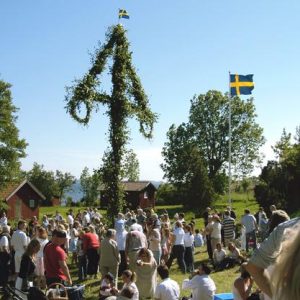 Vad är Midsommar